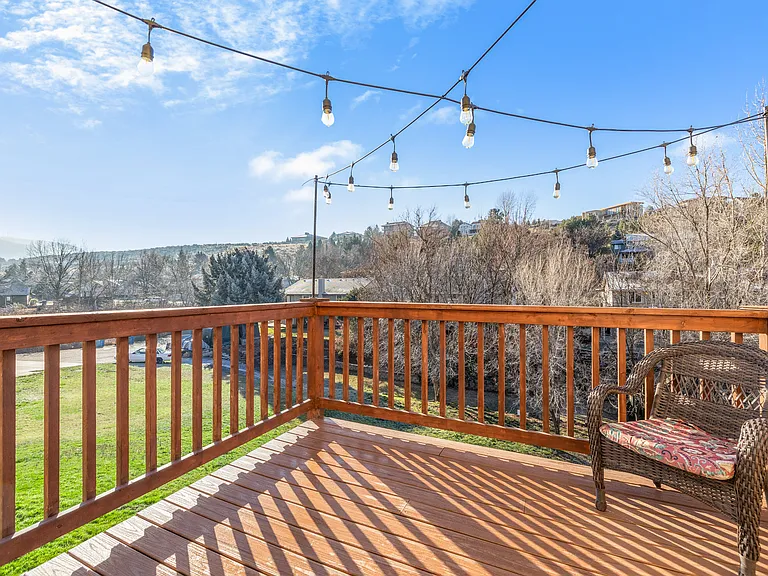 2228 E Roanoke Dr — Photo 2