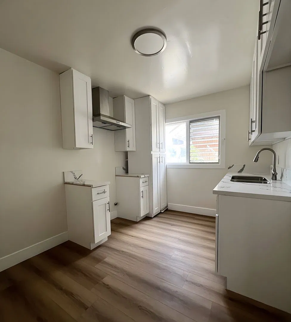 2 bed, 1.0 bath, $2,250 — Photo 2