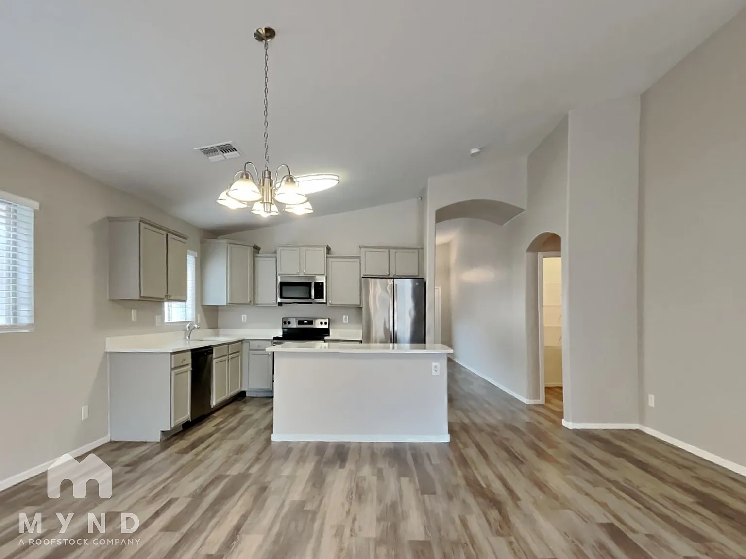 4 bed, 2.0 bath, 2225 sqft, $2,295 — Photo 4