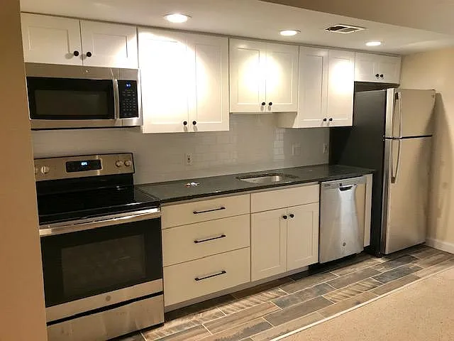 314 11th St NE — Photo 2