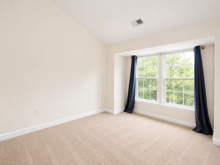 2218 Mears Ln — Photo 18