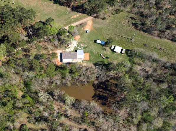 755 Williams St, Garrison, TX 75946