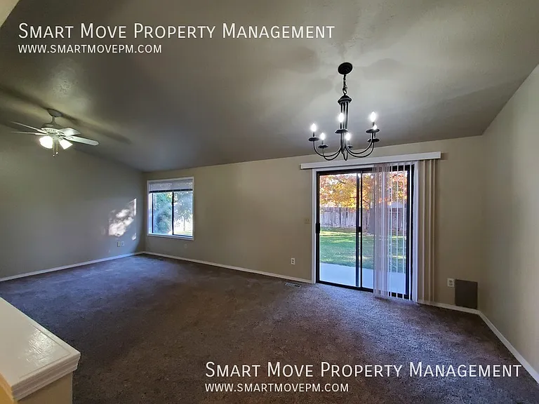 4418 N Oxbow Pl — Photo 2