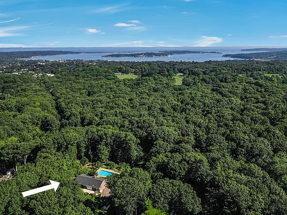 3rd image of 14A Berry Hill Rd