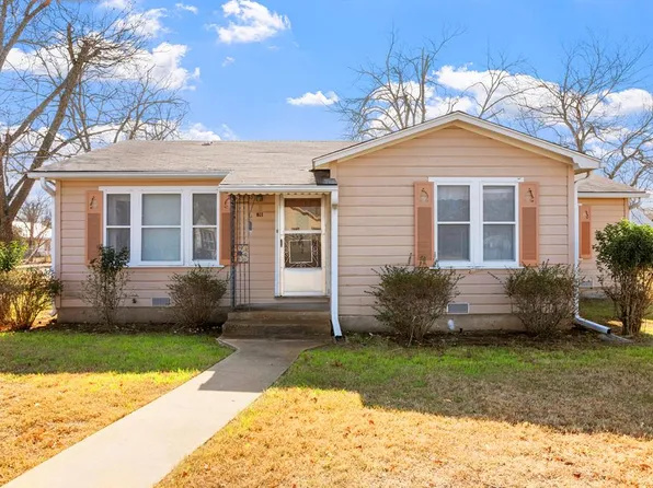 811 Franklin St, Fredericksburg, TX 78624