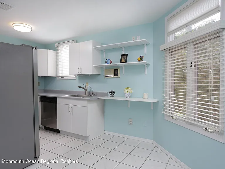 100 1st St #11 — Photo 7