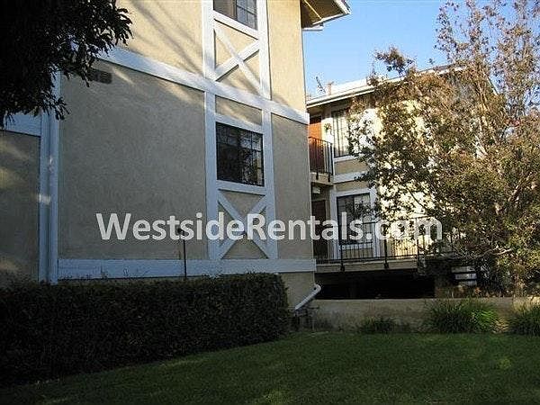 1st image of 1625 E Elizabeth St APT 3