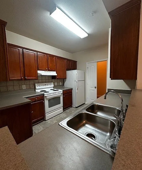 Wesley Kensington Apartments at Stonecrest — Photo 287