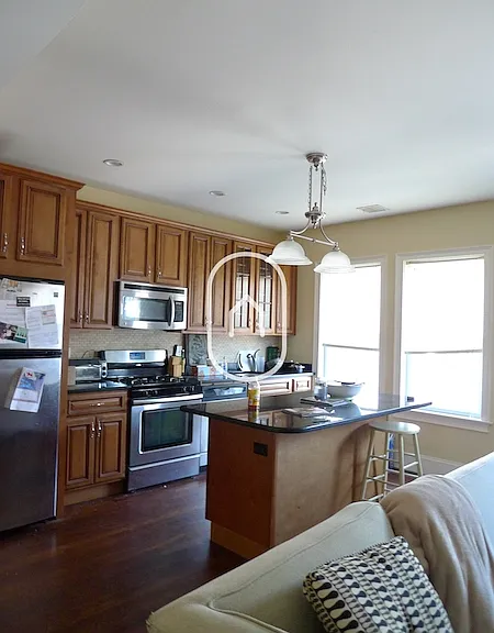 100 Hillside St #3 — Photo 7