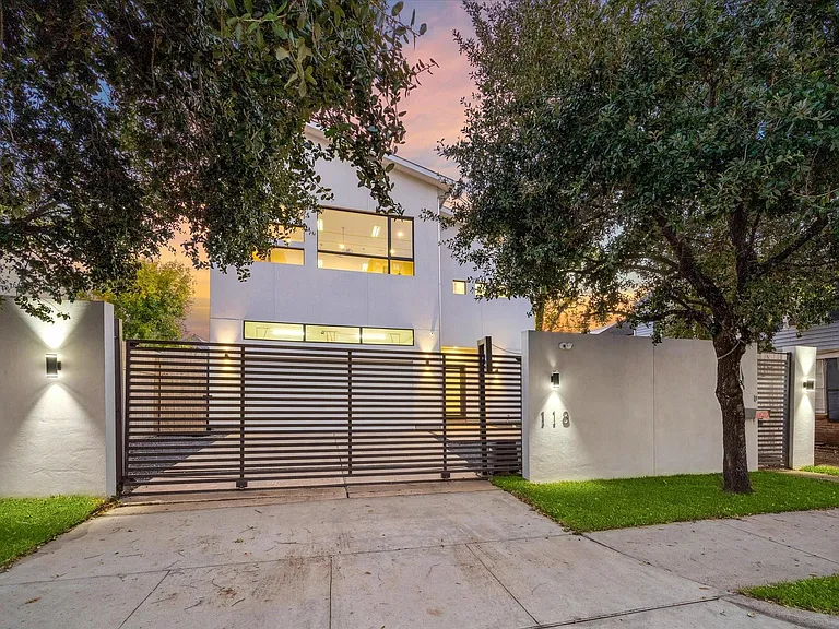 118 Tuam St — Photo 3