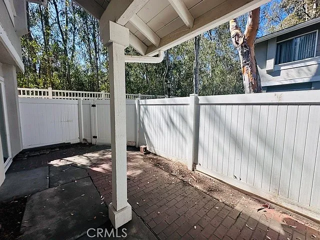 2510 Coventry Cir — Photo 4
