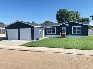 1514 Fox Dr SE, Mandan, ND 58554