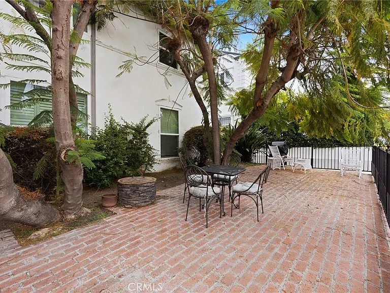 825 N Alfred St #1 — Photo 13