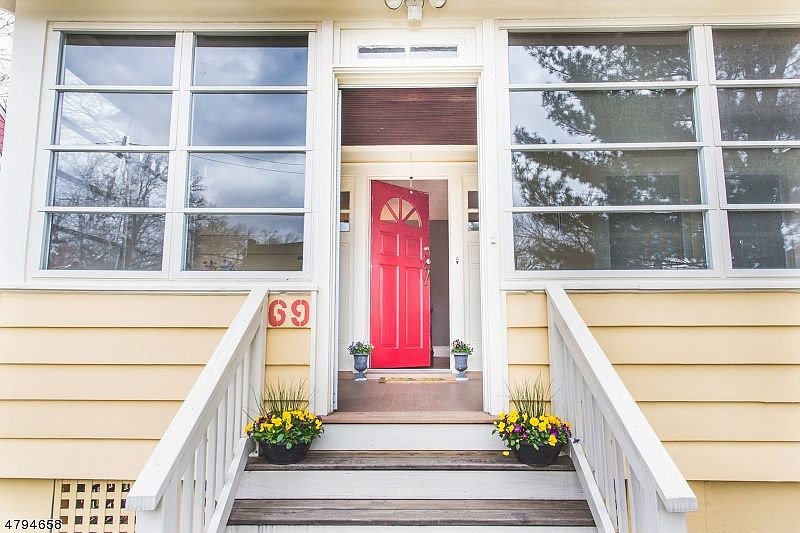 1st image of 69 Lawrence Ave