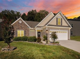 204 Waters Edge Dr, Archdale, NC 27263