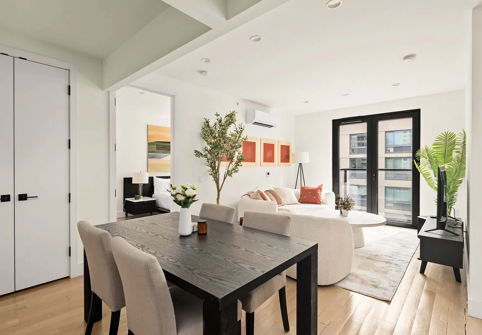 260 Gold Street — Photo 1