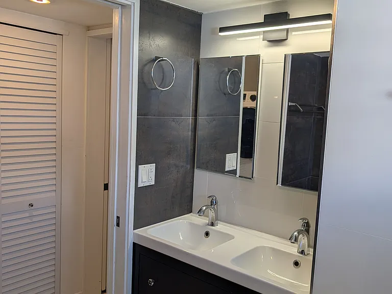 Main bathroom