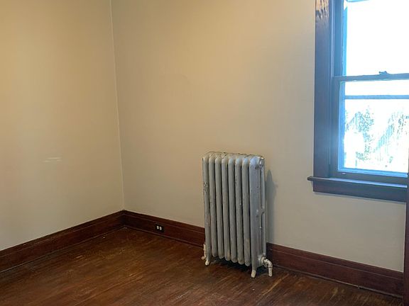 3rd image of 39 Mariner St Lowr #