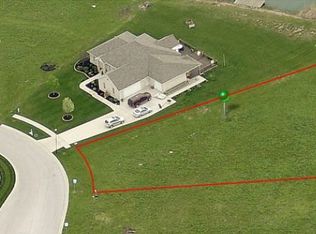 18 Drake Blvd, Oregon, OH 43616