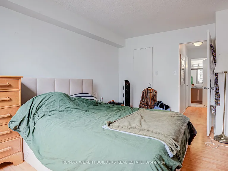 633 Bay St #803 — Photo 27