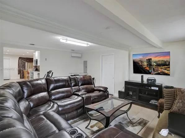 6720 Freedom St #A, Hollywood, FL 33024