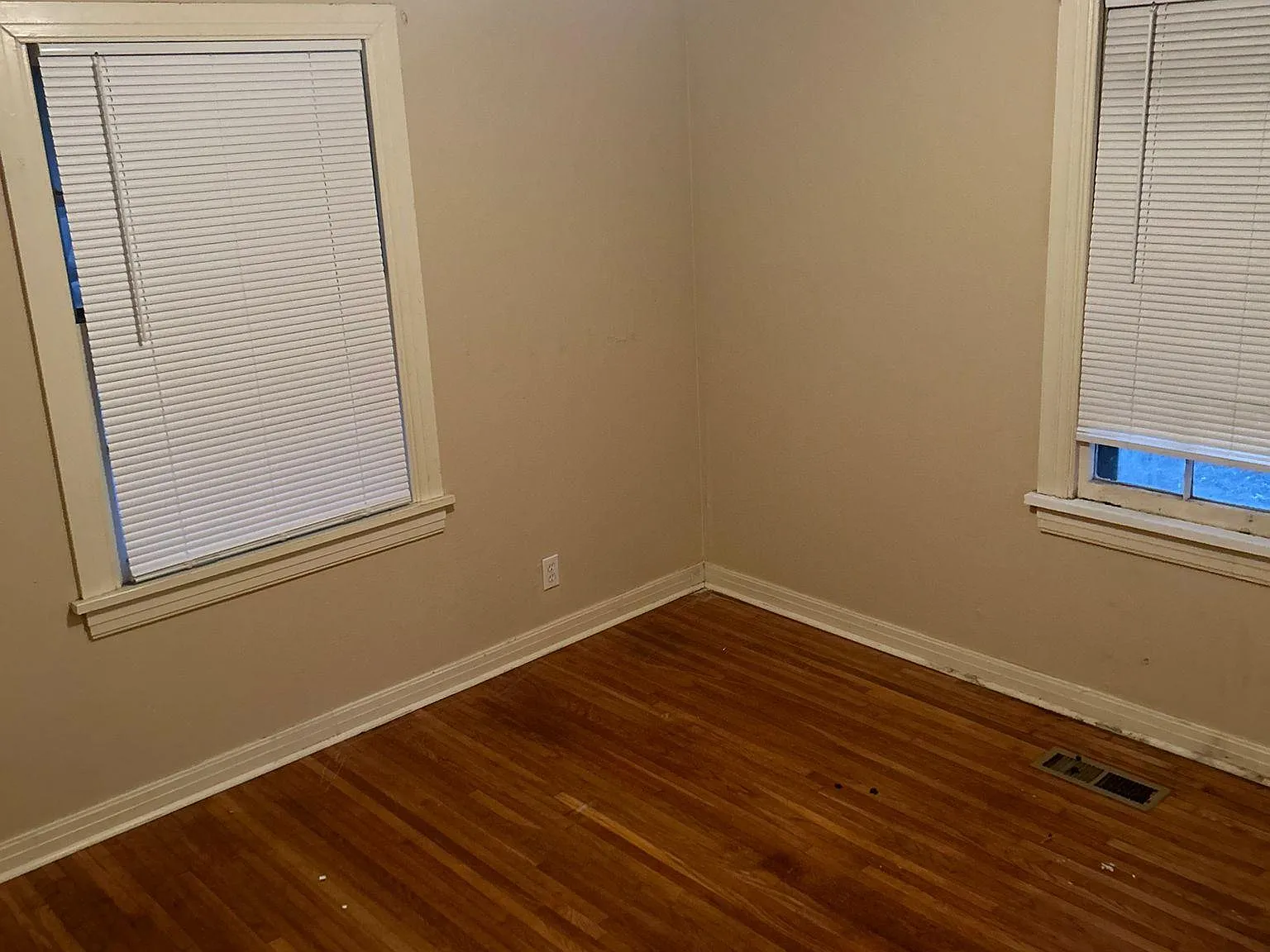 3 bed, 948 sqft, $850 — Photo 3