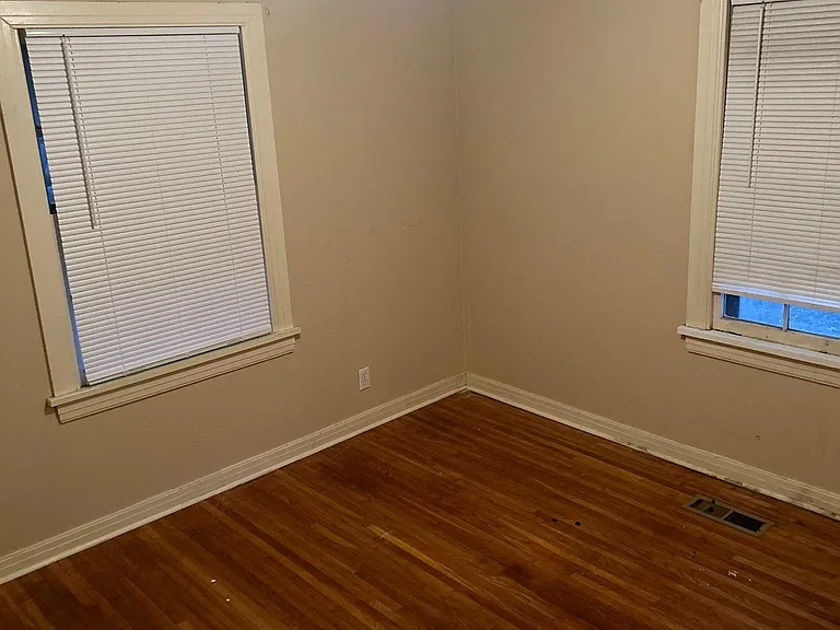 4512 Rogers St — Photo 3