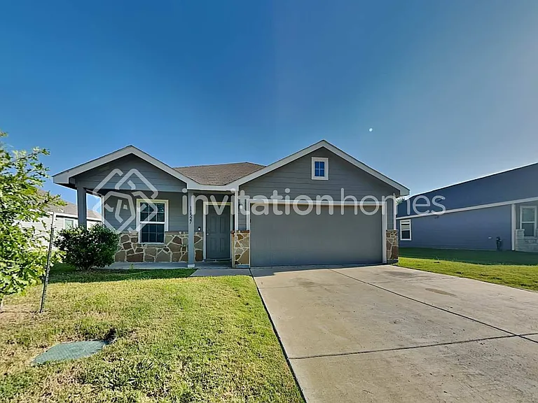 10527 Sewell Cir — Photo 1