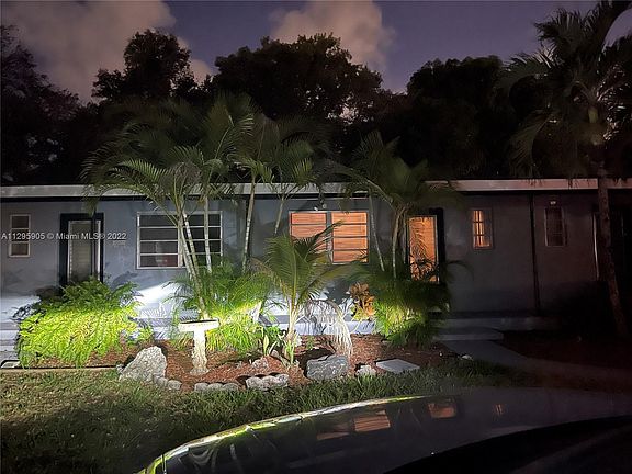 3rd image of 1584 NE 145th St #1584