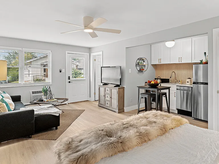 2837 Minto - 6