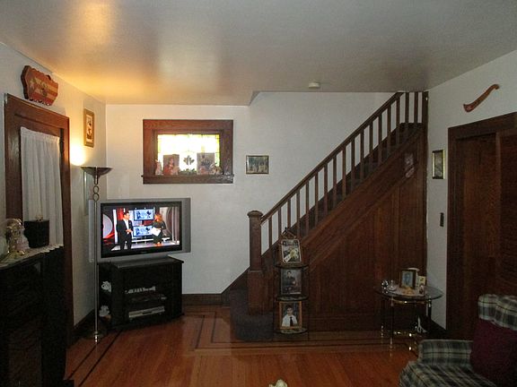 3rd image of 454-456 Buffalo Ave