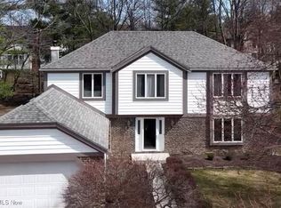 18345 Heritage Trl, Strongsville, OH