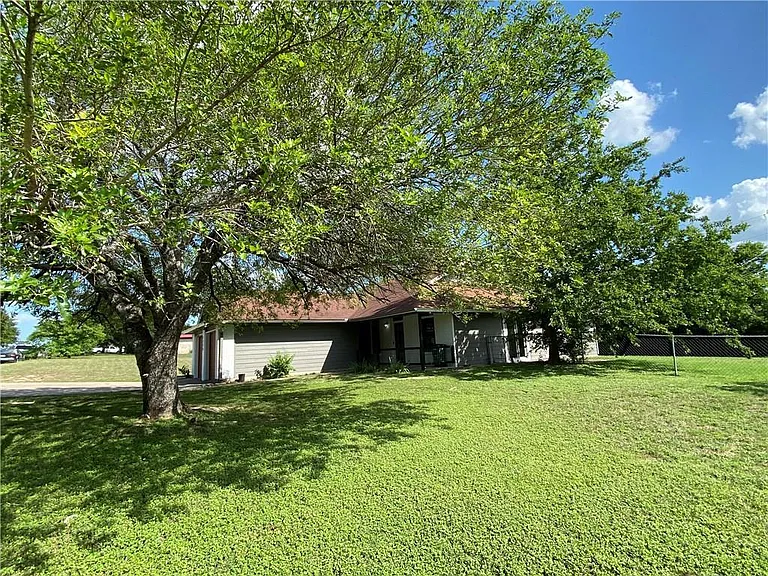1715 Shadowview Dr #B — Photo 6