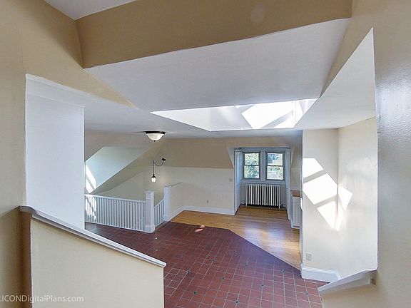 3rd image of 207 Broadway #301