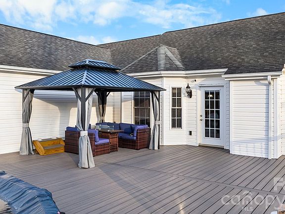4th image of 3155 Covington Way