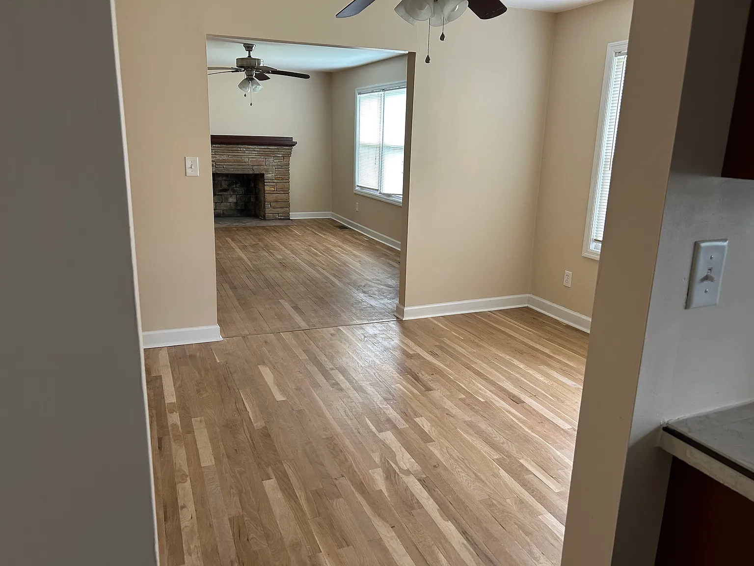 3 bed, 1176 sqft, $2,100 — Photo 3