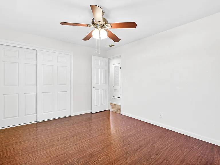 2203 Del Rio Dr — Photo 34