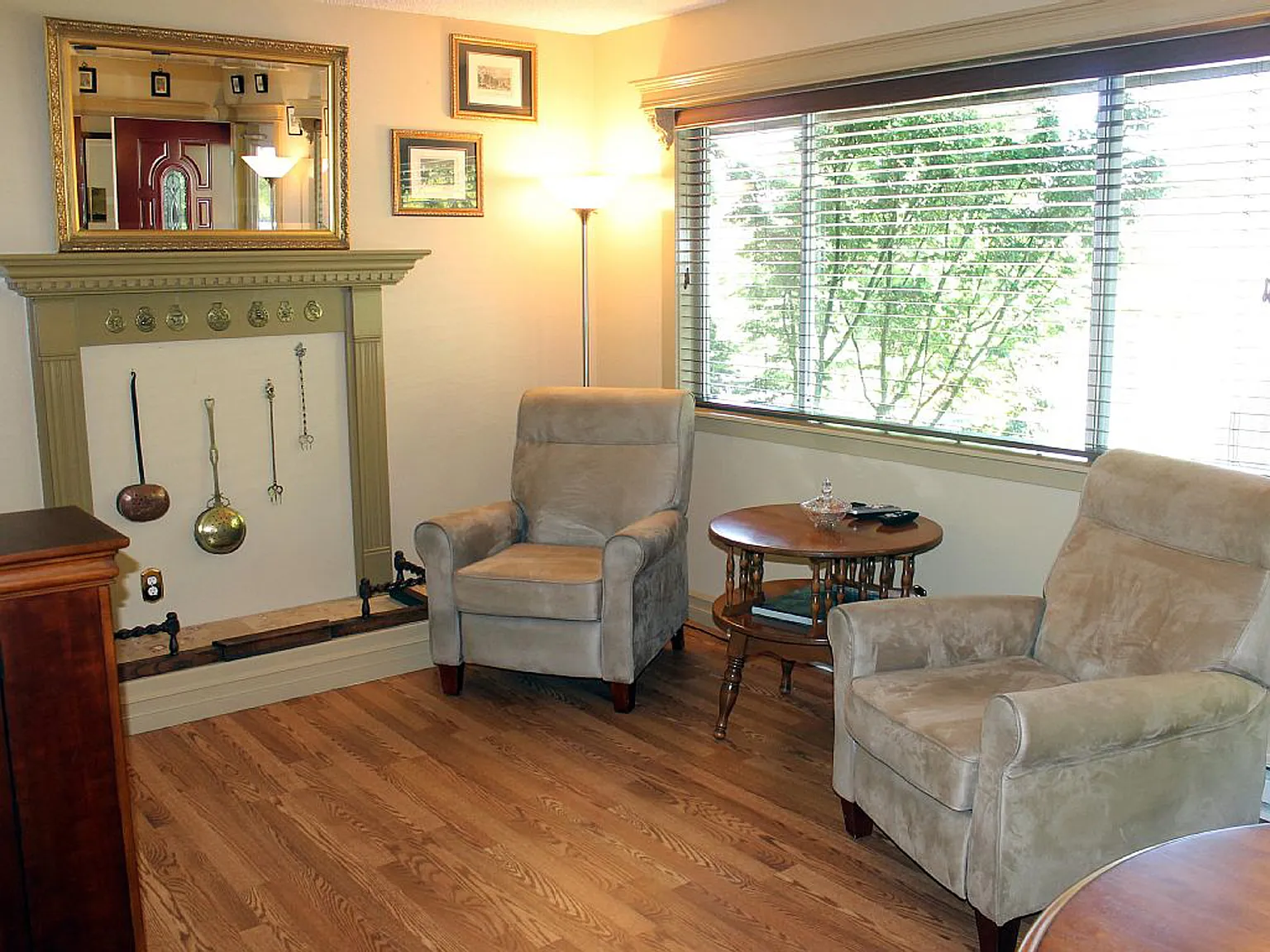 2600 Donovan Ave — Photo 2