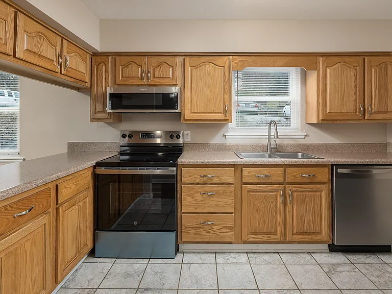 City View Apartments — Photo 21
