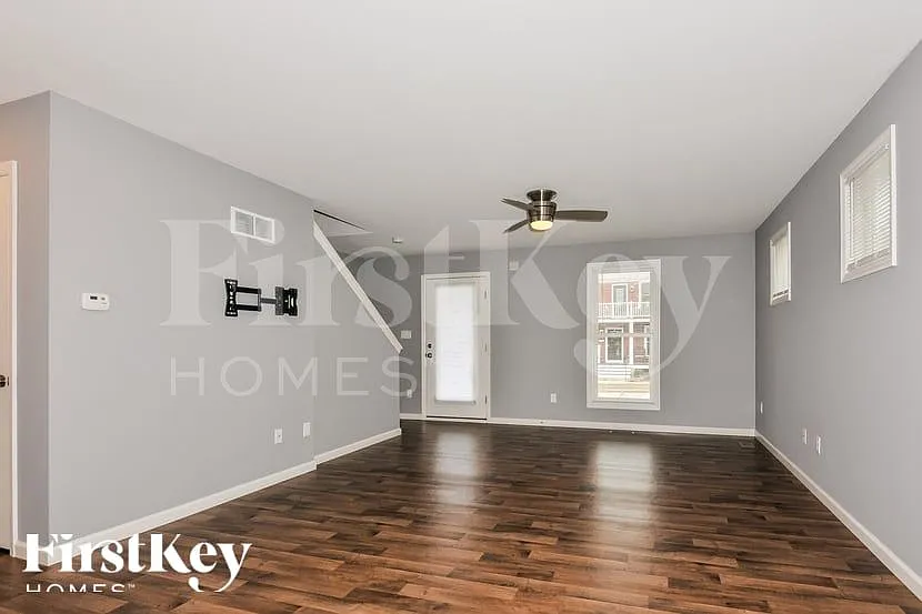 3 bed, 2.5 bath, 1392 sqft, $2,525 — Photo 4