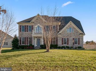 17617 Shores Dr, Poolesville, MD 20837