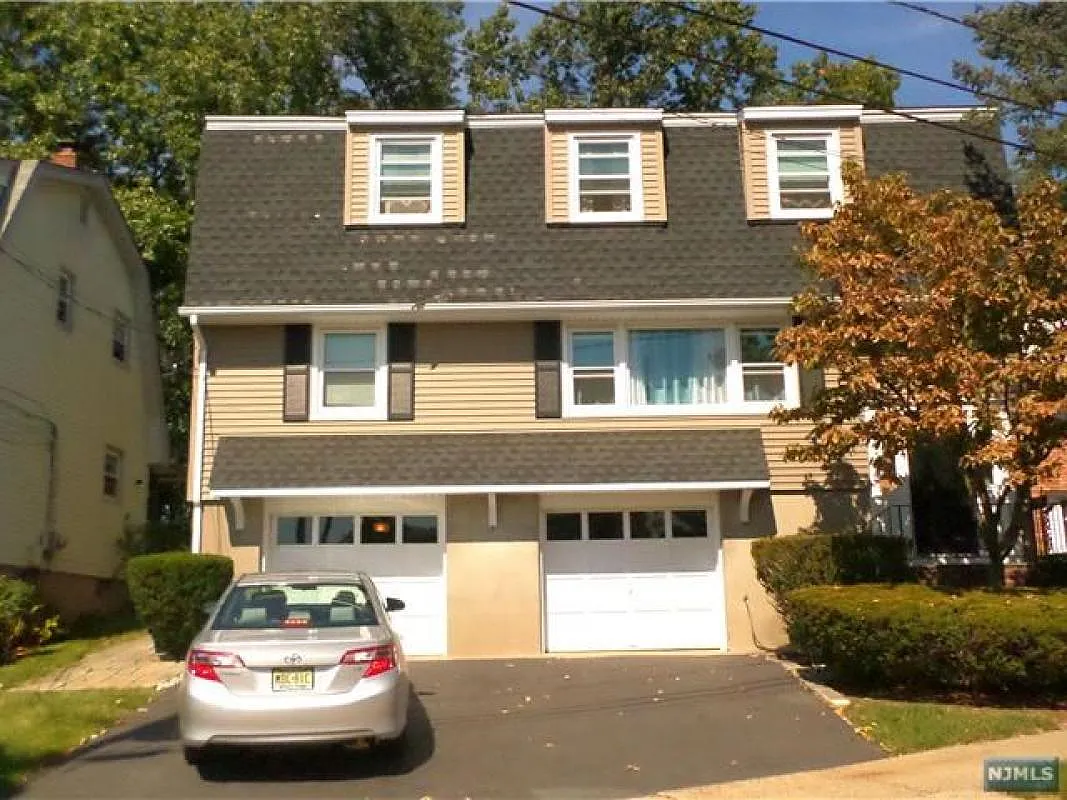 77 Lakeshore Dr photo 1