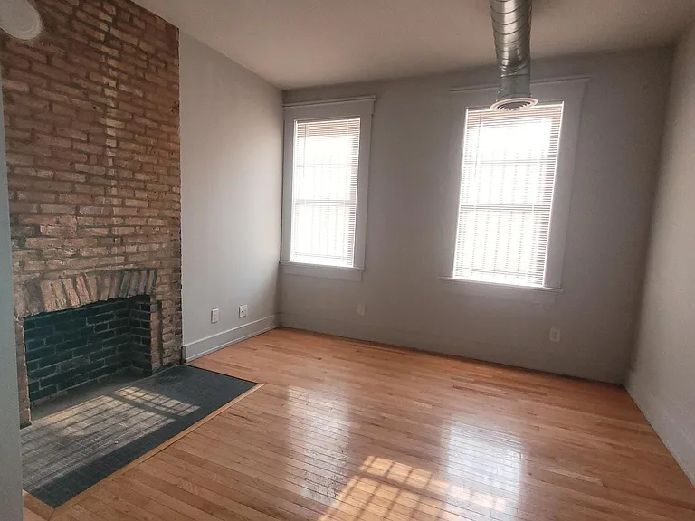 1669 Hamer St #1 — Photo 16