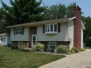 913 Progress Ave, Waterloo, IA 50701