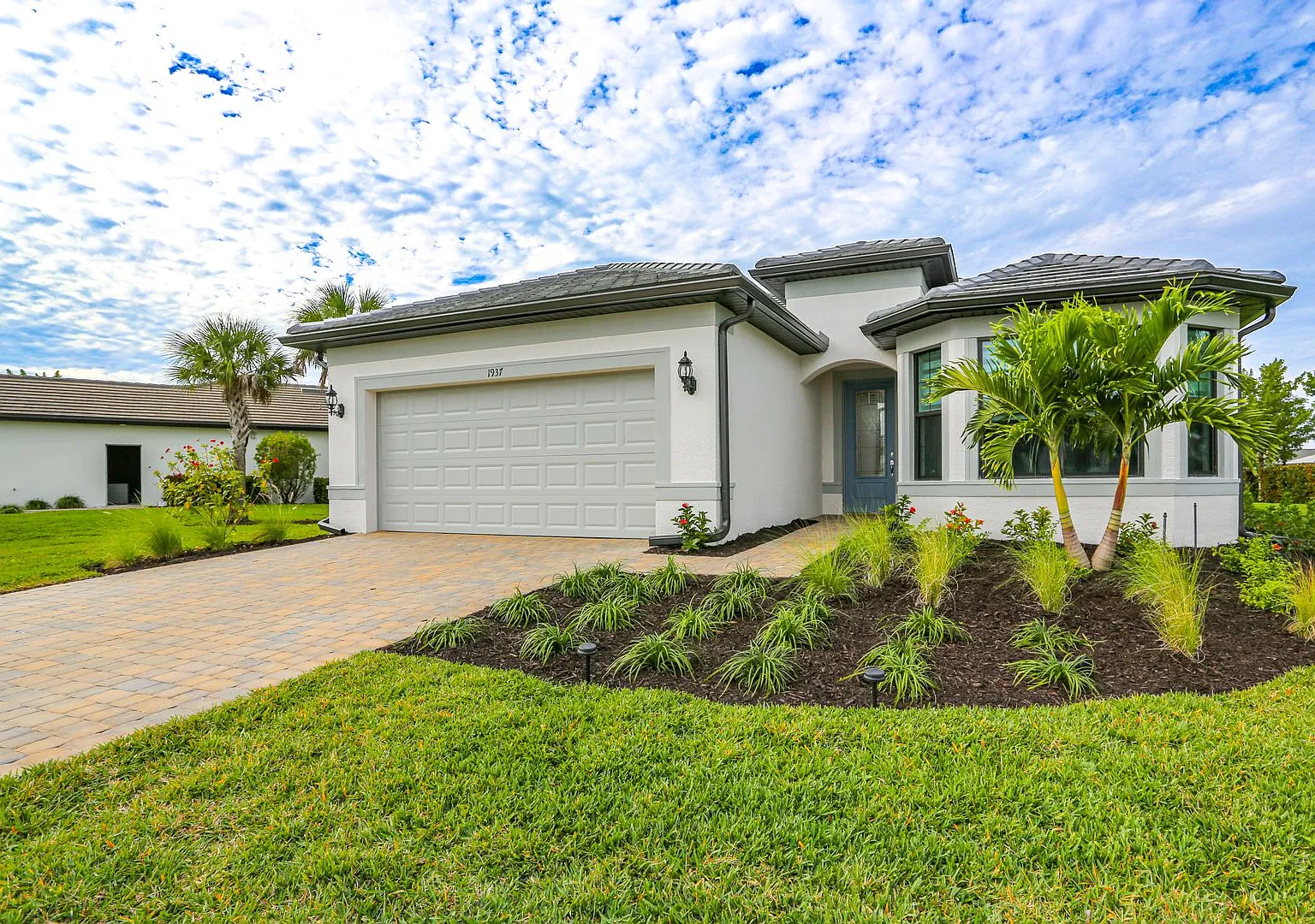 3bed+Den/2bath Manatee Cove Stunning New Construction — Photo 2