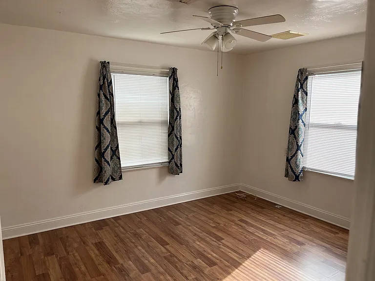 901 Castaic Ave — Photo 11