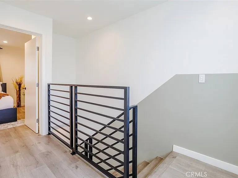 10916 Hesby St — Photo 37