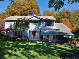 704 Woodchase Dr, Knoxville, TN 37934