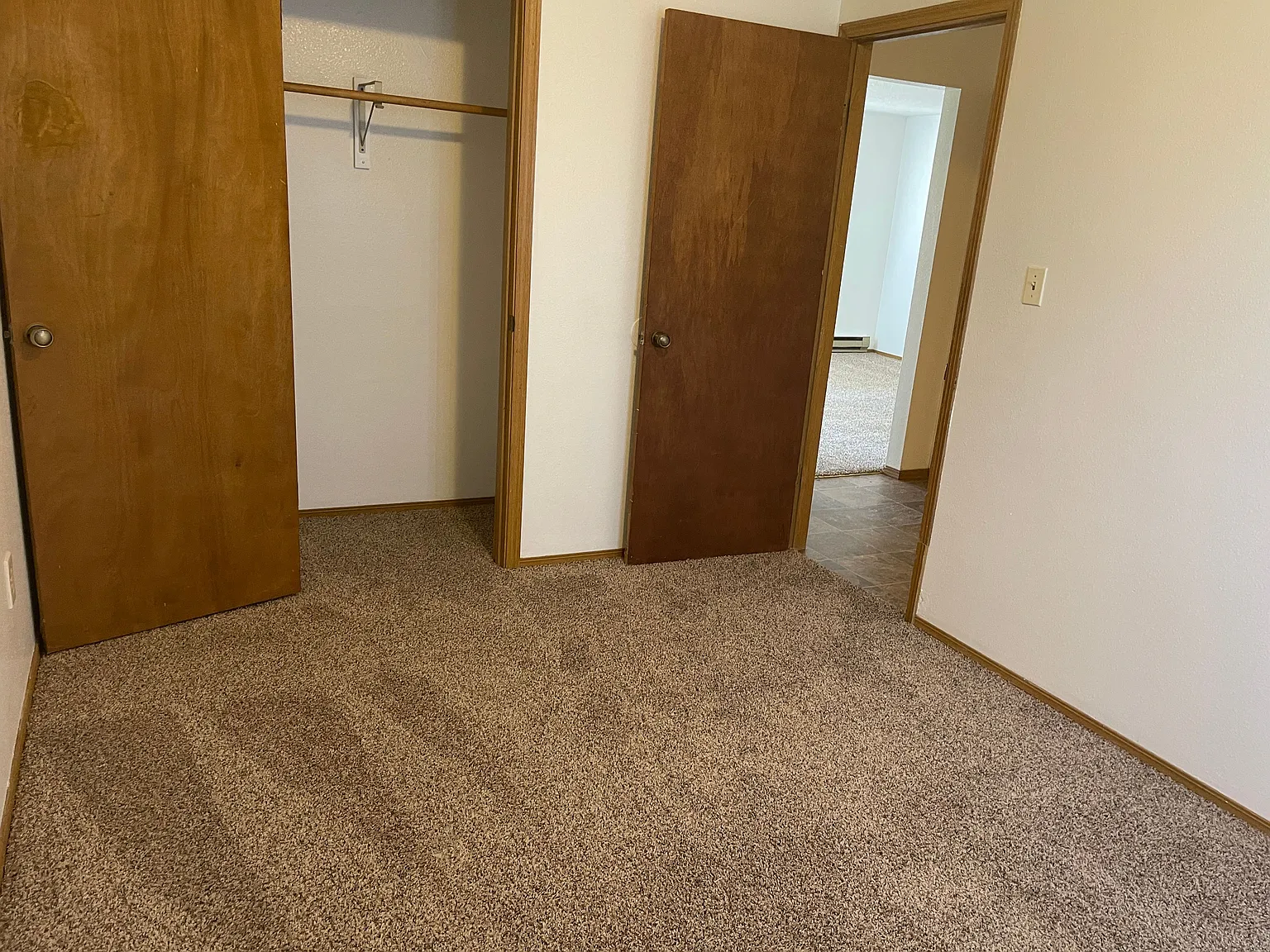 1010 E Mallon Dr — Photo 3