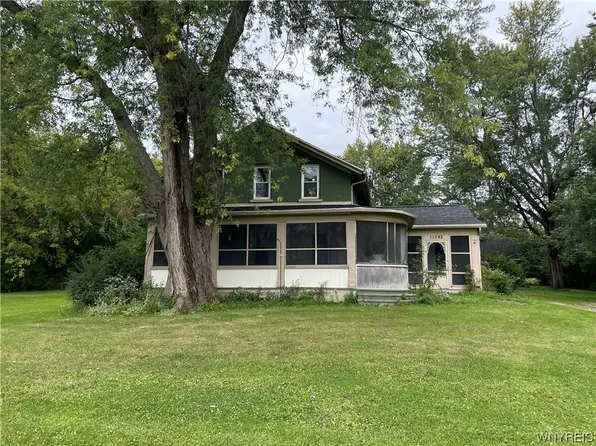 11792 Westwood Rd, Alden, NY 14004